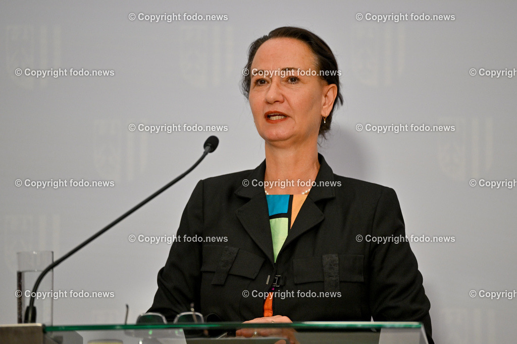 Kick-off-Veranstaltung der Gruendungspraesidentin_ IDSA_ 07.07.2023-52 | 07.07.2023, Landhaus Linz AUT, Kick-off-Veranstaltung der Gruendungspraesidentin, IDSA, im Bild Stefanie Lindstaedt (Gruendungspraesidentin des Institute of Digital Sciences Austria (IDSA))