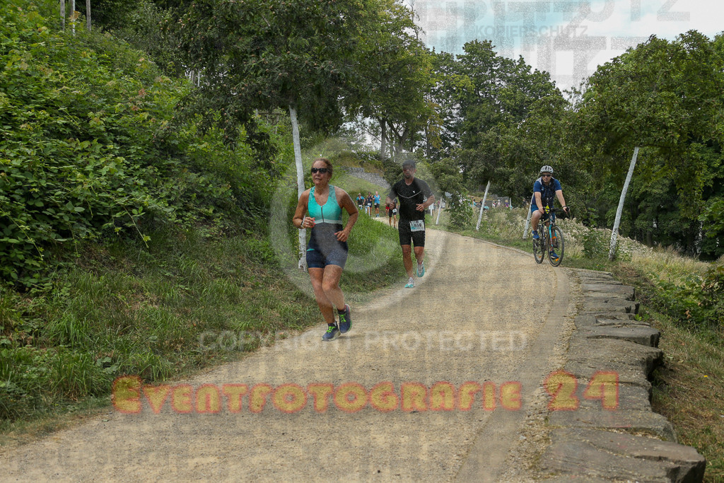 250824_1345_EX1_3562 | Sportfotografie im Rhein-Sieg Kreis, Köln, Bonn, NRW, Rheinland Pfalz, Hessen, etc. Unser Tätigkeitsfeld umfasst den Laufsport vom Volkslauf über den Marathon, Duathlon, Triathon bis zum Ultralauf wie Kölnpfad Ultra oder Schindertrail.