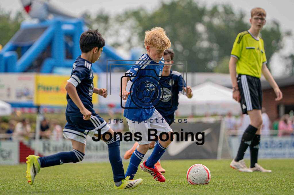 Fußball I E-Junioren I Saison 2025-2026 I OM-Cup Lüsche I Sonntag  I 23615 | jns.sportfotos - Realisiert mit Pictrs.com