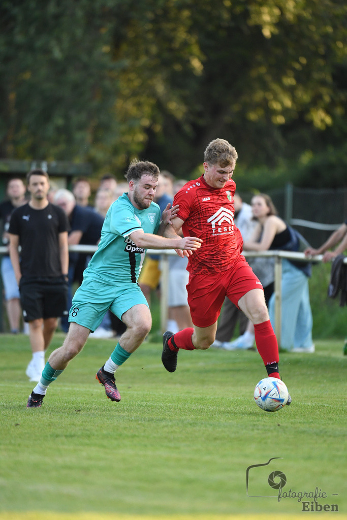 TuS Eversten-SG FriPe | Herren Kreisliga; TuS Eversten (mint)-SG FriPe (rot) am 15.08.2025 in Oldenburg (Sportanlage TuS Eversten), Photo: Philip Eiben 2025 - Realisiert mit Pictrs.com