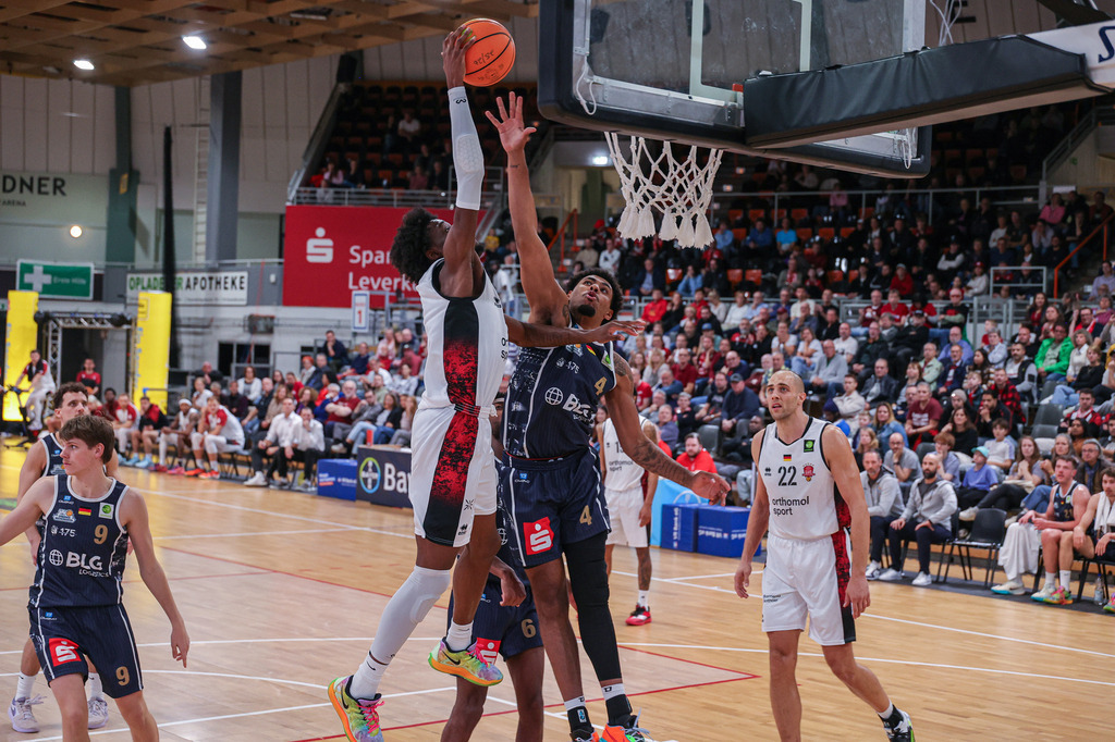 Pro A BAYER GIANTS vs Eisbären Bremerhaven-43 | Fotos von Basketballspielen aus dem Raum NRW fotografiert von Gero Mueller-Laschet und Daniel Schaefer - Realisiert mit Pictrs.com