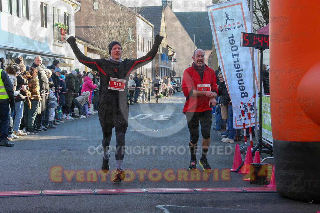 241201_1227_EX1_2245 | Sportfotografie im Rhein-Sieg Kreis, Köln, Bonn, NRW, Rheinland Pfalz, Hessen, etc. Unser Tätigkeitsfeld umfasst den Laufsport vom Volkslauf über den Marathon, Duathlon, Triathon bis zum Ultralauf wie Kölnpfad Ultra oder Schindertrail.