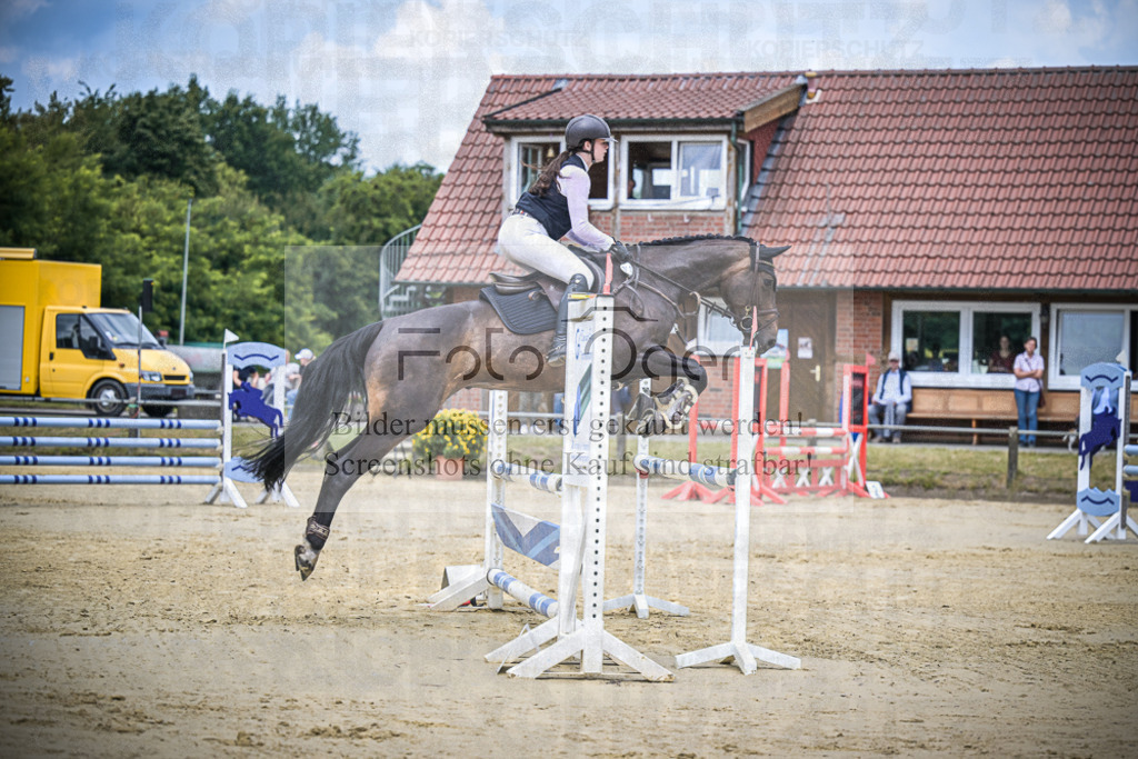 DOS_8066 | Entdecke hochwertige Reitturnierfotos von Foto Oger. Professionell, emotional und authentisch – jetzt Lieblingsmomente im Shop bestellen.Deutschlandweite Turnierfotografie. - Realisiert mit Pictrs.com