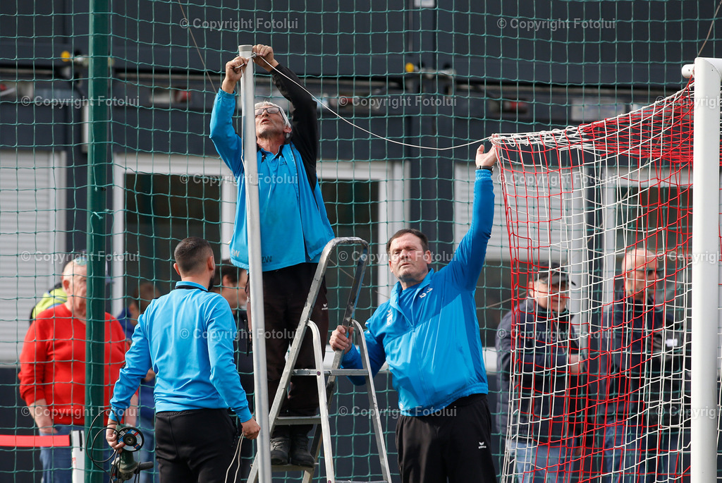 A_LUI_080325_27 | SPORT FUSSBALL REGIONALLIGA MITTE ASKOE OEDT -JUNGE WIKINGER RIED 08.03.IM BILD :  GUENTER BIDNER(OEDT) BEIM AUSTAUSCH DES TORES FOTO:FOTOLUI