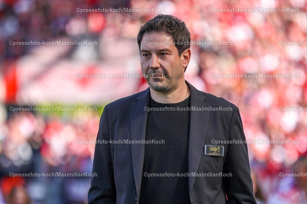 xKWIx26042601011 | 2026.04.26, xkwix, Fußball, 3.Liga, Rot-Weiss Essen - 1. FC Saarbrücken, Stadion an der Hafenstraße, 35.Spieltag, Saison 2025 / 2026: Argirios Giannikis (1. FC Saarbrücken Cheftrainer) DFB regulations prohibit any use of photographs as image sequences and or quasi-video. Photo: xKamilxWilkowskixPressefotoKochx