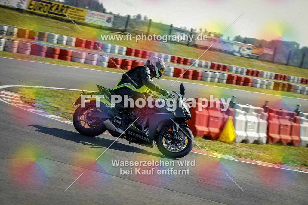 OBK_Mai_Martina_Markus-10253 | Hier findet Ihr Bilder von Touristenfahrten auf der Nürburgring Nordschleife oder von anderen Veranstaltungen die ich besucht habe. Viel Spass beim Durch Schauen 