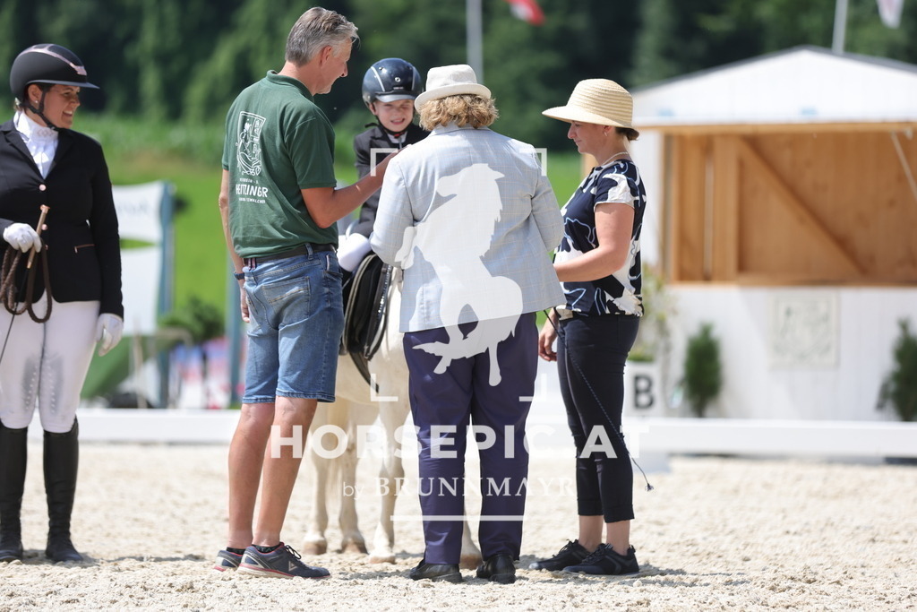 0P6A5753 | Willkommen bei Brunnmayr - Design & Fotografie – Ihrem Spezialisten für Reitturniere und Pferdeveranstaltungen in Oberösterreich, Salzburg und Bayern! Seit über 17 Jahren sind wir leidenschaftlich dabei.
