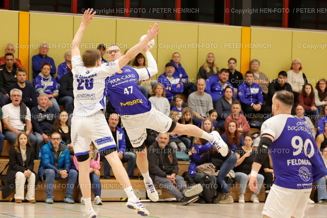 Wenig Tore bei Pfungstadt - Arheilgen | 01.11.2025 Handball Oberliga Saison 2025 2026 TSV Pfungstadt - SG Arheilgen (20:16) v. li. Lucas Kunz (20 SGA) Marc Schäfer (47 Pfungstadt) (Foto: Peter Henrich) - Realisiert mit Pictrs.com