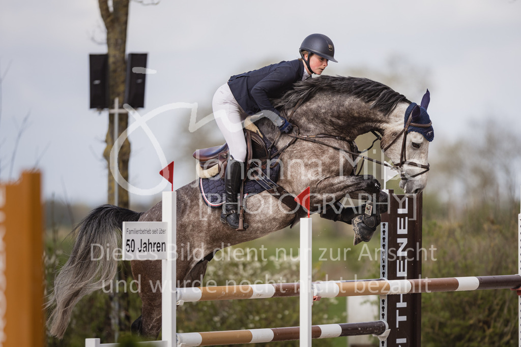 230426_HofSosath_2Ph-L-Spr-811 | Deine schönsten Turniermomente als professionelle Fotos! Entdecke hochwertige Pferdesport-Fotografie im Online-Shop. Jetzt Fotos finden & bestellen!