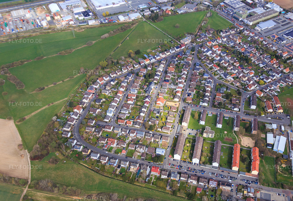 Luftbild: Berliner Straße in Groß-Zimmern im Bundesland Hessen in Deutschland. Foto: IMG_077289.jpg vom 12.04.2015 durch Werner Riehm/FLY-FOTO.de
