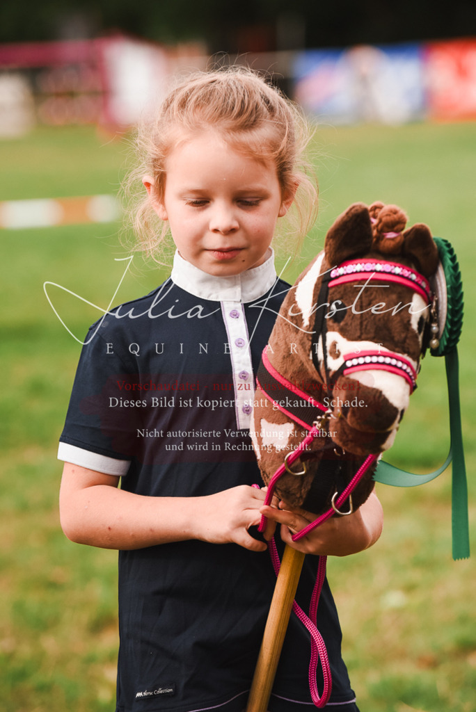 DSC_4600 | Pferde- und Turnierfotografie in Westsachsen. Pferdeportraits, Auftragszeichnungen und intuitive Kunst.