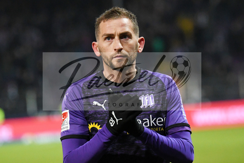 20200129_OSNSVS_0083JPG | Fußball, Herren: Marc Heider (VfL Osnabrück) gestikuliert beim Spiel der 2. Bundesliga zwischen VfL Osnabrück vs. SV Sandhausen am 29.01.2020 im Stadion an der Bremer Brücke in Osnabrück, Deutschland.(Foto von Nico Paetzel) - Realisiert mit Pictrs.com