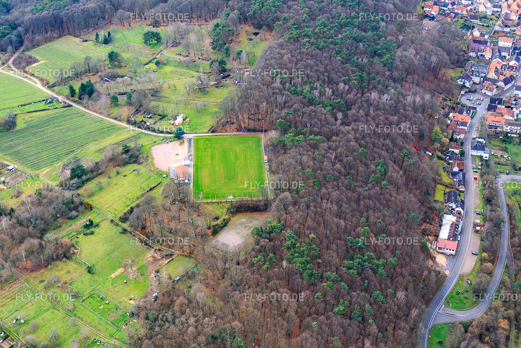Sportplatz des SV 1946 Dörrenbach Fußballverein und Wohnmobil-Stellplatz Dörrenbach http://www.sv-doerrenbach.de/ | Luftbild: Sportplatz des SV 1946 Dörrenbach Fußballverein und Wohnmobil-Stellplatz Dörrenbach http://www.sv-doerrenbach.de/ in Dörrenbach im Bundesland Rheinland-Pfalz in Deutschland. Foto: IMG_085739.jpg vom 08.01.2016 durch Werner Riehm/FLY-FOTO.de - Realisiert mit Pictrs.com