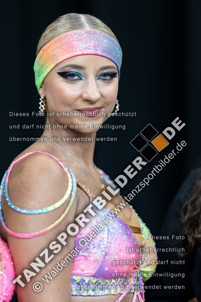 20240310-01977 | Hier finden Sie Tanz Bilder vom Latein und Standard Formationen tanzen. Sportbilder vom Tanzsport. Schöne Fotos und von Weltmeisterschaft, Europameisterschaft, Bundesliga, Regionalliga, Oberliga und Landesliga sowie von GOC Stuttgart, DanceComp, WM Bremen