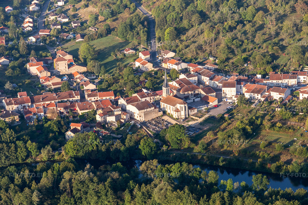 Vue aérienne: Vue de la ville à Sexey-aux-Forges dans le département Meurthe et Moselle, France. Photo: IMG_118073.jpg prise le 15/09/2019 par Werner Riehm/FLY-FOTO.eu – Résolution de l'original: 5472 x 3648 px