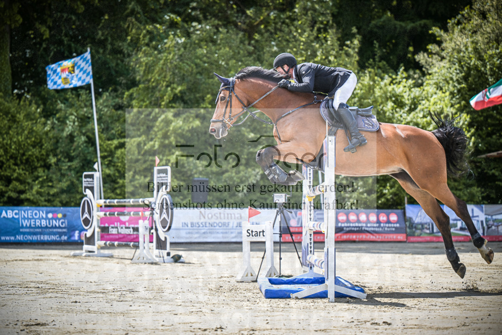 DOS_5675 | Entdecke hochwertige Reitturnierfotos von Foto Oger. Professionell, emotional und authentisch – jetzt Lieblingsmomente im Shop bestellen.Deutschlandweite Turnierfotografie. - Realisiert mit Pictrs.com