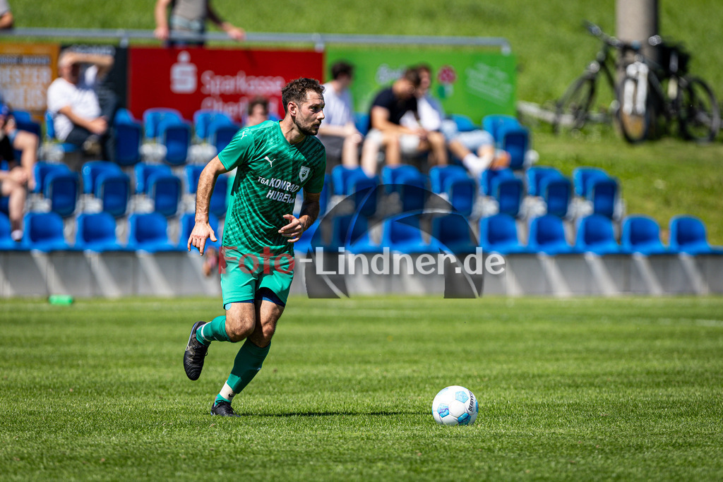 SV Haunshofen gegen ASV Gerentsried | Fußball Herren Kreisklasse Gruppe 3 Zugspitze 2024/25, SV Haunshofen gegen ASV Gerentsried, 20250531,Tim FREIWALD (SV Haunshofen 22) in Aktion, Freisteller,2025-05-31 in Haunshofen (Sportplatz Haunshofen), Tim FREIWALD (SV Haunshofen 22)Copyright: WolfgangxLindner www.foto-lindner.de