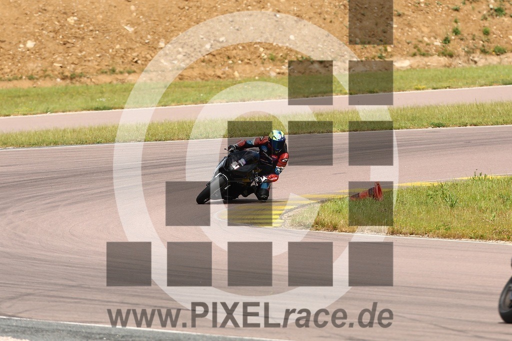 0091-20260606_02578 | Schöne Erinnerungen an spannende Momente - das festzuhalten ist unser Job. PIXELrace.de ist seit 2003 auf den Rennstrecken Europas unterwegs um die Action draußen beim Fahren und die wunderbare Stimmung imm Fahrerlager für euch einzufangen.