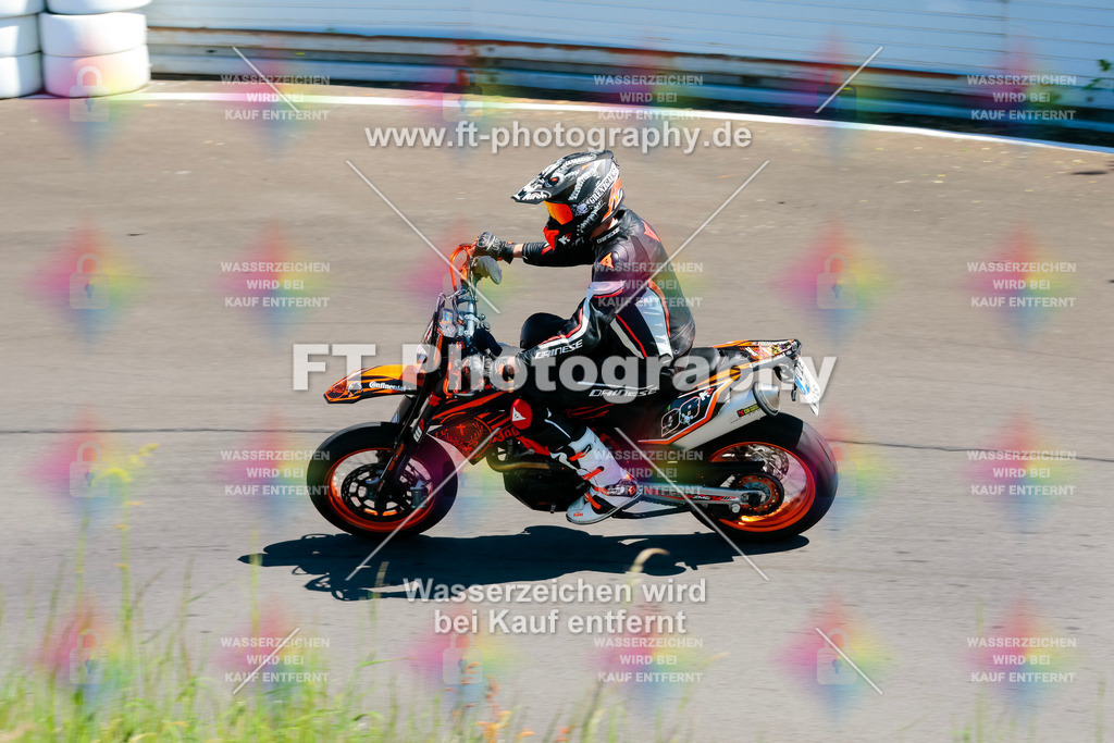 Moto-TeamOBK-22391 | Hier findet Ihr Bilder von Touristenfahrten auf der Nürburgring Nordschleife oder von anderen Veranstaltungen die ich besucht habe. Viel Spass beim Durch Schauen 