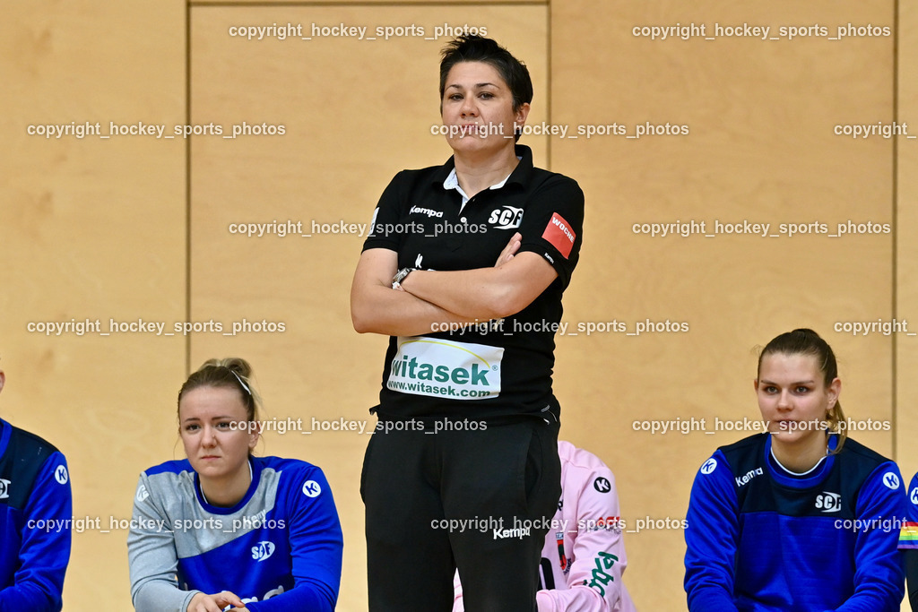 SC Ferlach vs. SSV Dornbirn 17.9.2022 | #2 Akalovic, Patricia, Headcoach SC Ferlach KANJUGOVIC Iva, #14 SENITZA Hemma