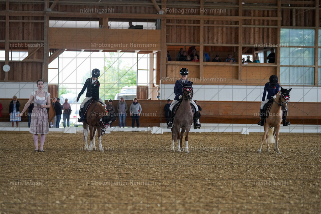 FAH09405 | Turnierbilder, Reitsportfotos, LAPO, Landesponyturnier, Turnierfotografen Bayern