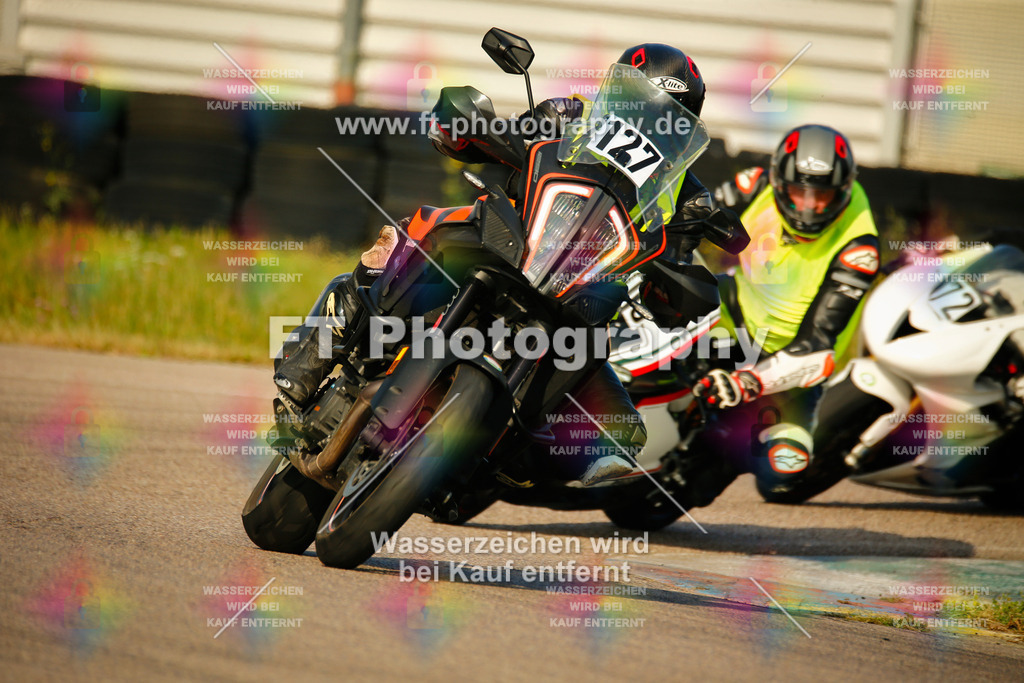 _MOT5439 | Hier findet Ihr Bilder von Touristenfahrten auf der Nürburgring Nordschleife oder von anderen Veranstaltungen die ich besucht habe. Viel Spass beim Durch Schauen 