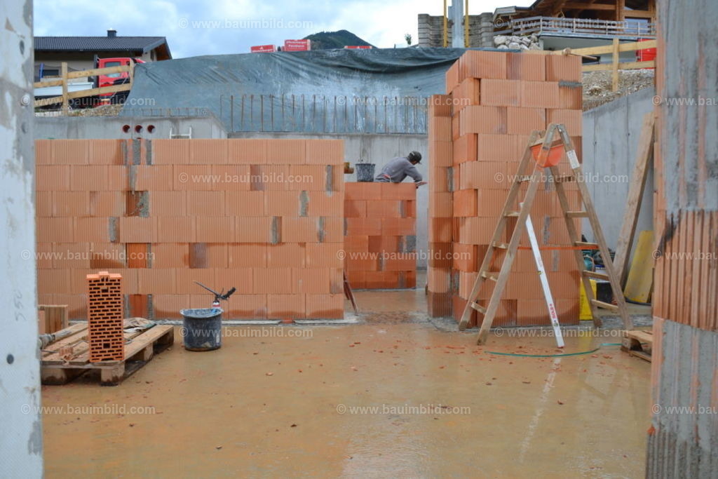 bib-lg07-mauerarbeiten-0037 | Nach LV-Leistungsgruppen sortierte Detailfotos über den Bau eines Hauses. Alle Hausbau-Bilder direkt vom Urheber und Autor der Website Haus-Selber-Bauen.com