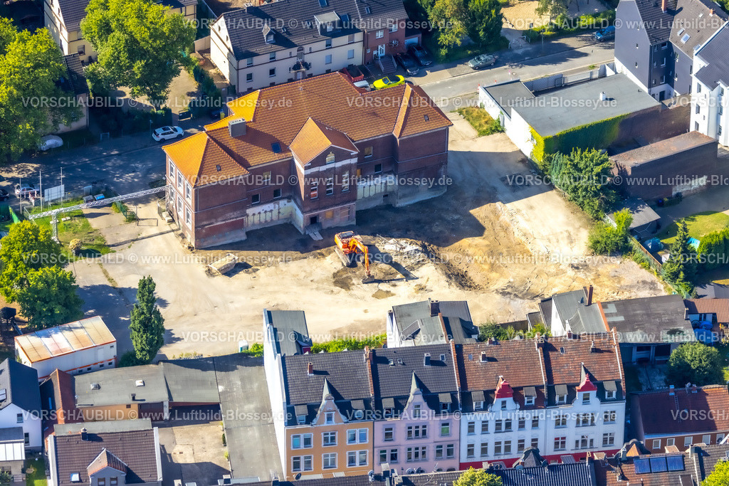 Gelsenkirchen220801373 | Luftbild, Neues Pumpwerk-Gebäude der Emschergenossenschaft nahe der Sutumer Brücken auf der Schleuseninsel zwischen Rhein-Herne-Kanal und Fluss Emscher, Schalke-Nord in Gelsenkirchen, Ruhrgebiet, Nordrhein-Westfalen, Deutschland