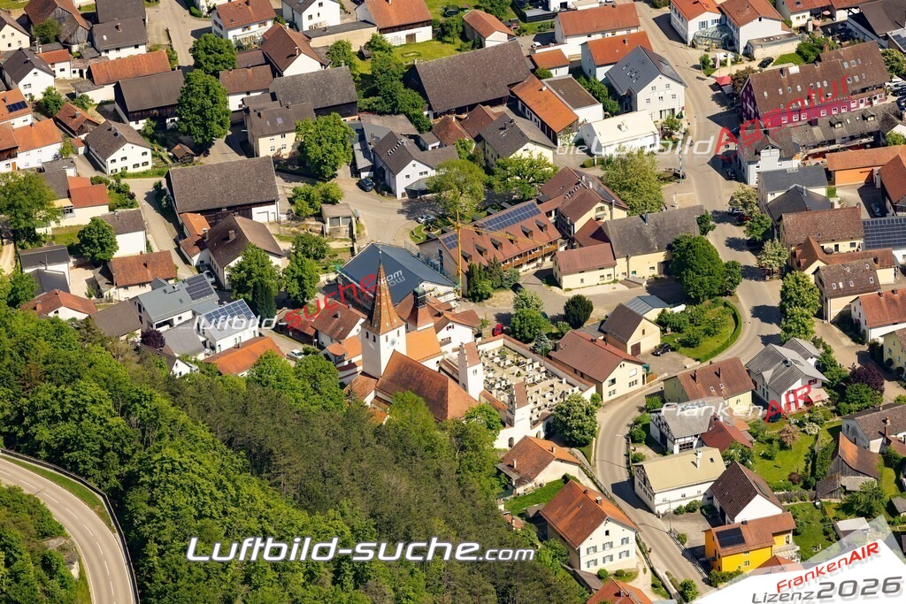Das Luftbild zeigt :  Kinding - Die Luftaufnahme wurde 2024 vom UL-Flugzeug aus erstellt ( keine Drohne ) - Hochauflösende Luftaufnahme - Für grossformatige Ausdrucke geeignet. Die Geschenkidee !Mit Lizenz und Bildrechte bestellbar