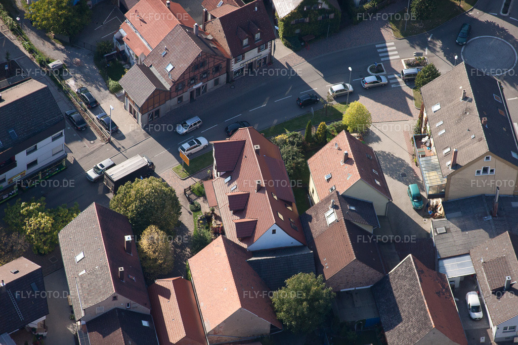 Luftbild: Langensteinbach, Hauptstr im Ortsteil Langensteinbach in Karlsbad im Bundesland Baden-Württemberg in Deutschland. Foto: IMG_45125.jpg vom 21.09.2011 durch Werner Riehm/FLY-FOTO.de