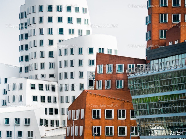 Gehry 1 Düsseldorf Medienhafen | AuRo® Services - Realisiert mit Pictrs.com