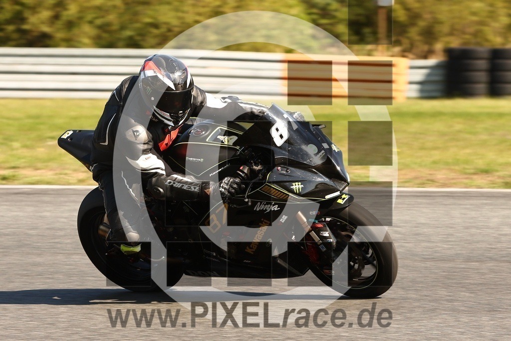 0087-20250909_13954 | Schöne Erinnerungen an spannende Momente - das festzuhalten ist unser Job. PIXELrace.de ist seit 2003 auf den Rennstrecken Europas unterwegs um die Action draußen beim Fahren und die wunderbare Stimmung imm Fahrerlager für euch einzufangen.