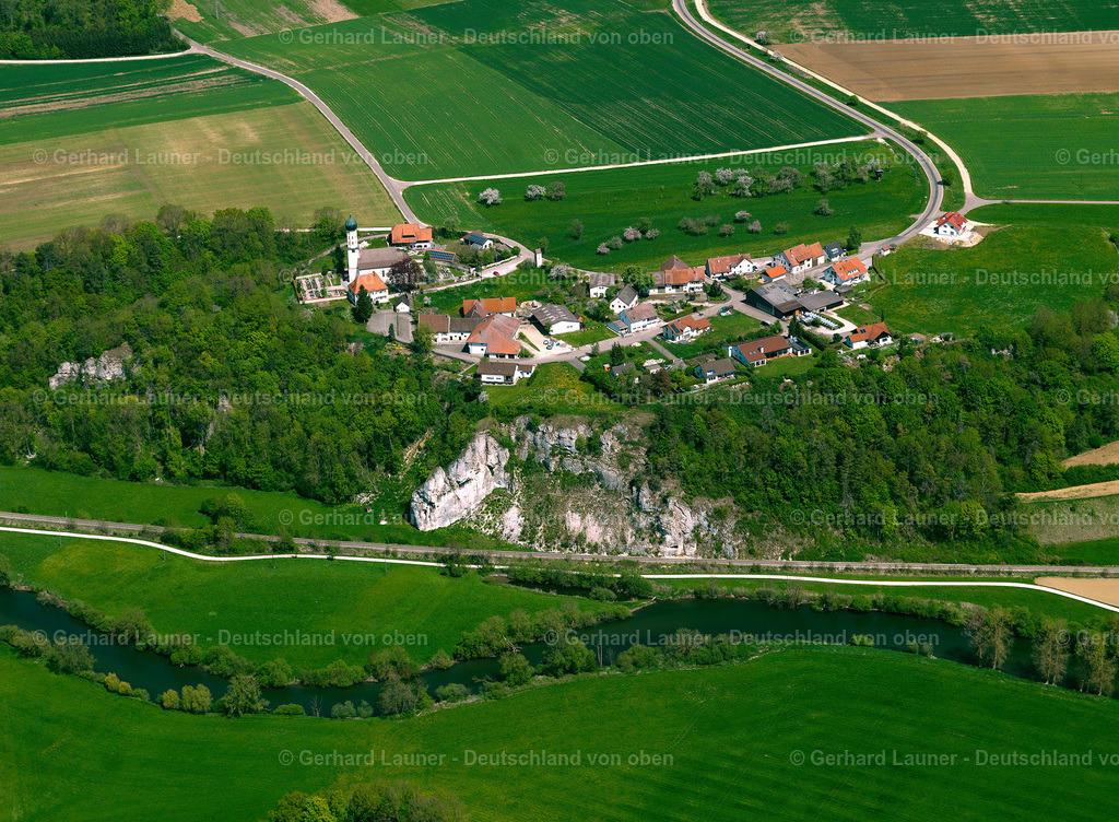 2858233 | Neuburg, Lauterach