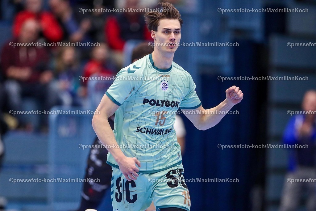 Gum25032501003 | 25.03.2025, Handball, European League - Play-Offs, VfL Gummersbach - MT Melsungen, Schwalbe-Arena: Miro Schluroff (GUM #15) jubelnd