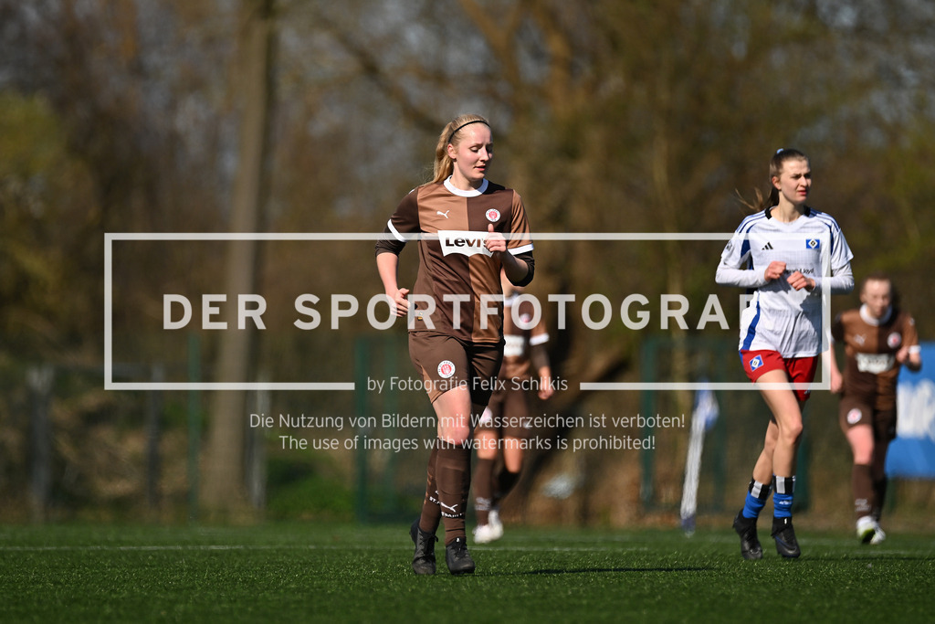 Fußball I Frauen I Saison 2024-2025 I Frauen-Regionalliga Nord I 17. Spieltag I Hamburger SV II - FC St. Pauli I 52029 | Der Sportfotograf. - Realisiert mit Pictrs.com