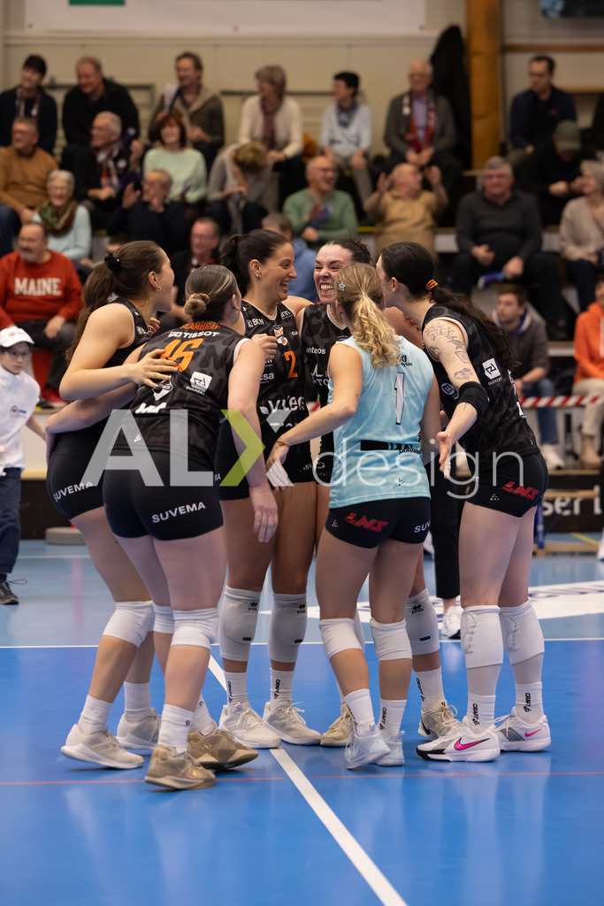 Volleyball I Frauen I Saison 2025-2026 I Volleyball NLA | Women I Round 16 I VC Kanti Schaffhausen - Viteos NUC I 31.01.2026 | Viteos NUC Spielerkreis - Realisiert mit Pictrs.com