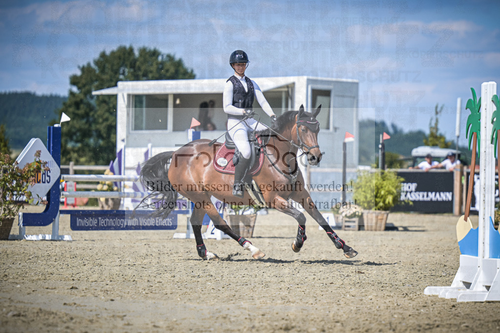 DOS_1702 | Entdecke hochwertige Reitturnierfotos von Foto Oger. Professionell, emotional und authentisch – jetzt Lieblingsmomente im Shop bestellen.Deutschlandweite Turnierfotografie. - Realisiert mit Pictrs.com
