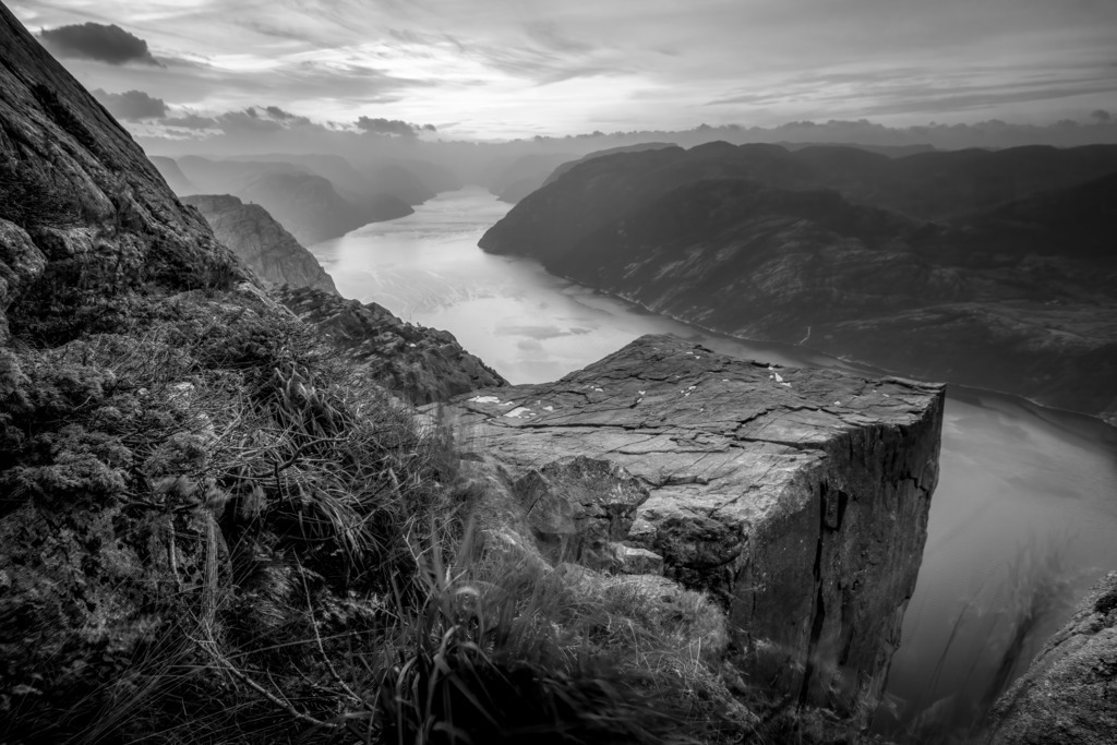 Preikestolen | Der Preikestolen in Norwegen - Realisiert mit Pictrs.com