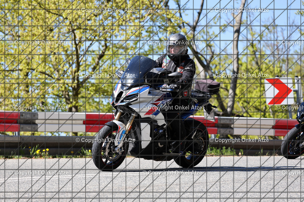 IMG_8091 | Fotograf am Kyffhäuser. Onkel Atze. Kyffhäuser Rennstrecke. Café36. Motorsportfotografie. - Realisiert mit Pictrs.com