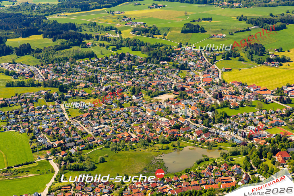 Das Luftbild zeigt :  Kaufbeuren - Die Luftaufnahme wurde 2024 vom UL-Flugzeug aus erstellt ( keine Drohne ) - Hochauflösende Luftaufnahme - Für grossformatige Ausdrucke geeignet. Die Geschenkidee !Mit Lizenz und Bildrechte bestellbar