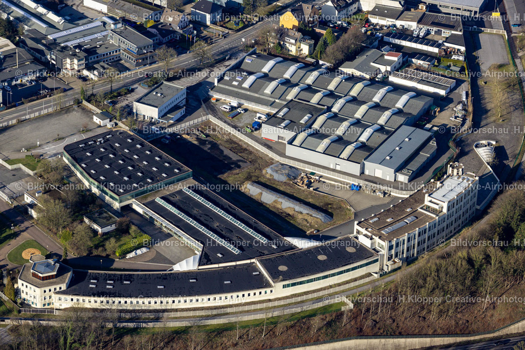 Luftbild Velbert-8662 | Luftbildfotografie Gebäude und Produktionshallen auf dem Fabrikgelände " SEBO Stein & Co. GmbH " an der Wülfrather Straße in Velbert im Ruhrgebiet im Bundesland Nordrhein-Westfalen, Deutschland - Realisiert mit Pictrs.com