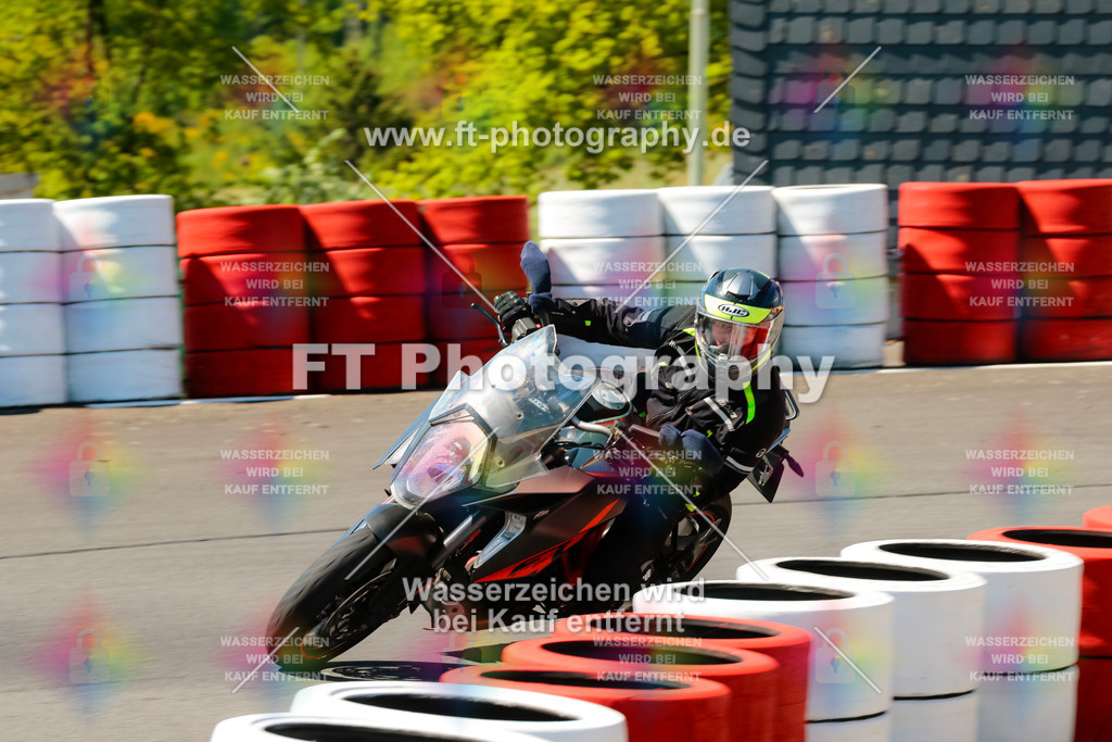 Moto-TeamOBK-21963 | Hier findet Ihr Bilder von Touristenfahrten auf der Nürburgring Nordschleife oder von anderen Veranstaltungen die ich besucht habe. Viel Spass beim Durch Schauen 