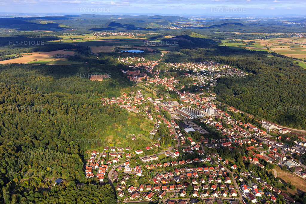 Luftbild: Ortsübersicht aus Westen in Maulbronn im Bundesland Baden-Württemberg in Deutschland. Foto: IMG_093453.jpg vom 22.08.2016 durch Werner Riehm/FLY-FOTO.de