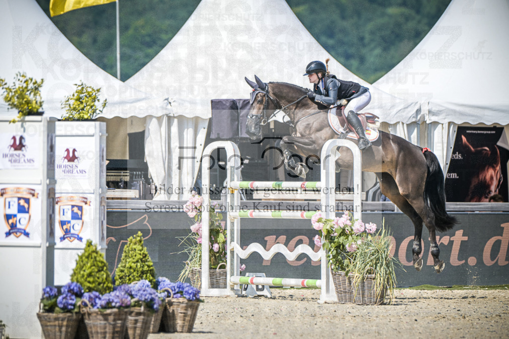 DOS_6545 | Entdecke hochwertige Reitturnierfotos von Foto Oger. Professionell, emotional und authentisch – jetzt Lieblingsmomente im Shop bestellen.Deutschlandweite Turnierfotografie. - Realisiert mit Pictrs.com