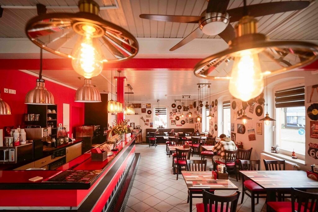 Burger | Ditzingen - Ein neuer Burger in Ditzingen in einer alten verruchten Wirtschaft, Sonii's Burger, Hirschlander Straße 4 - Realisiert mit Pictrs.com