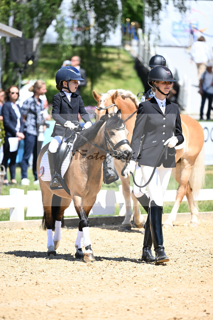 Pony-Fuehrzuegel-WB Nuernberger Burg-Pokal_12245774 | hf-fotografie - Realizzato con Pictrs.com