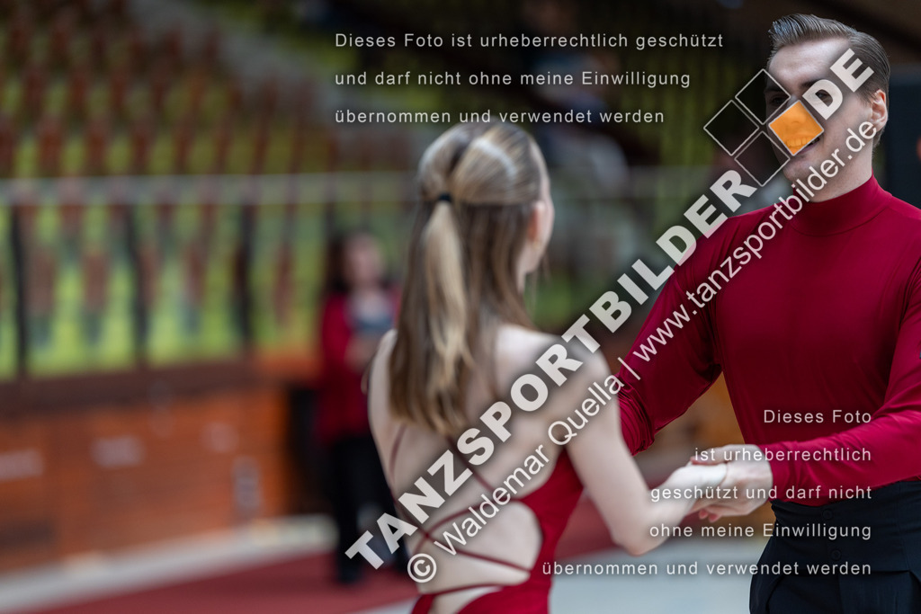 20240810-00472 | Hier finden Sie Tanz Bilder vom Latein und Standard Formationen tanzen. Sportbilder vom Tanzsport. Schöne Fotos und von Weltmeisterschaft, Europameisterschaft, Bundesliga, Regionalliga, Oberliga und Landesliga sowie von GOC Stuttgart, DanceComp, WM Bremen