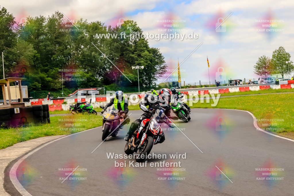 VBK-8222 | Hier findet Ihr Bilder von Touristenfahrten auf der Nürburgring Nordschleife oder von anderen Veranstaltungen die ich besucht habe. Viel Spass beim Durch Schauen 