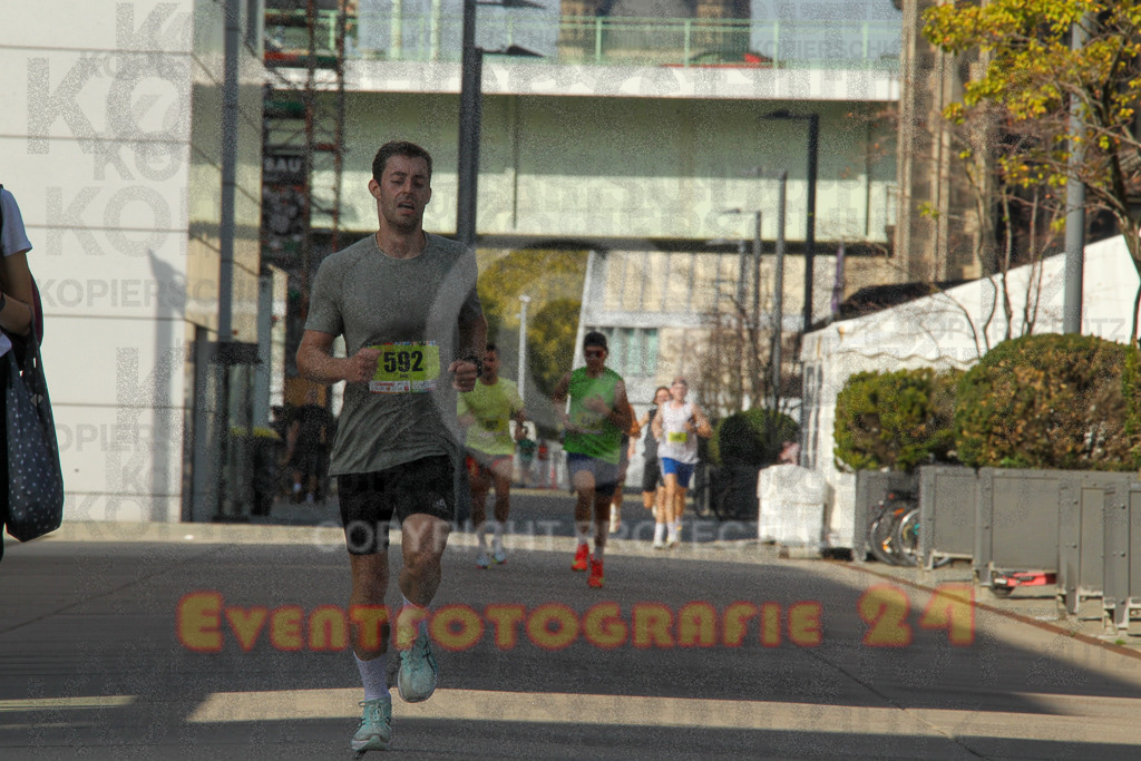 250920_1447_EV4_7140 | Sportfotografie im Rhein-Sieg Kreis, Köln, Bonn, NRW, Rheinland Pfalz, Hessen, etc. Unser Tätigkeitsfeld umfasst den Laufsport vom Volkslauf über den Marathon, Duathlon, Triathon bis zum Ultralauf wie Kölnpfad Ultra oder Schindertrail.