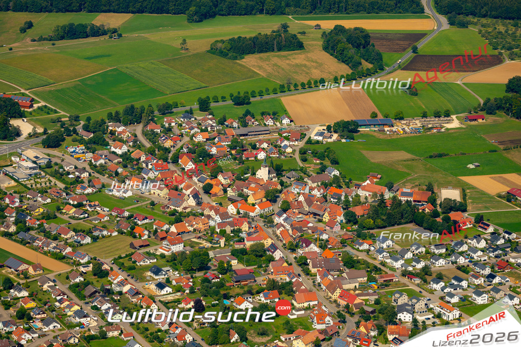 Das Luftbild zeigt : Bernloch Hohenstein - Die Luftaufnahme wurde 2024 vom UL-Flugzeug aus erstellt ( keine Drohne ) - Hochauflösende Luftaufnahme - Für grossformatige Ausdrucke geeignet. Die Geschenkidee !Mit Lizenz und Bildrechte bestellbar